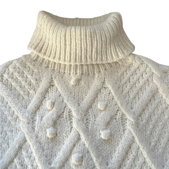 NWT Women’s Room 34 Dex/ Black Tape Cream Turtleneck Sweater in Size Medium. - Picture 6 of 13